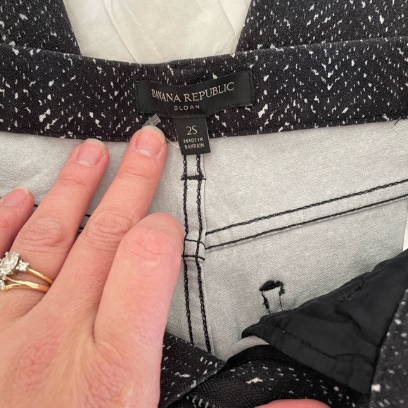 Banana republic pants. Great stretch and comfortable. - Picture 3 of 3